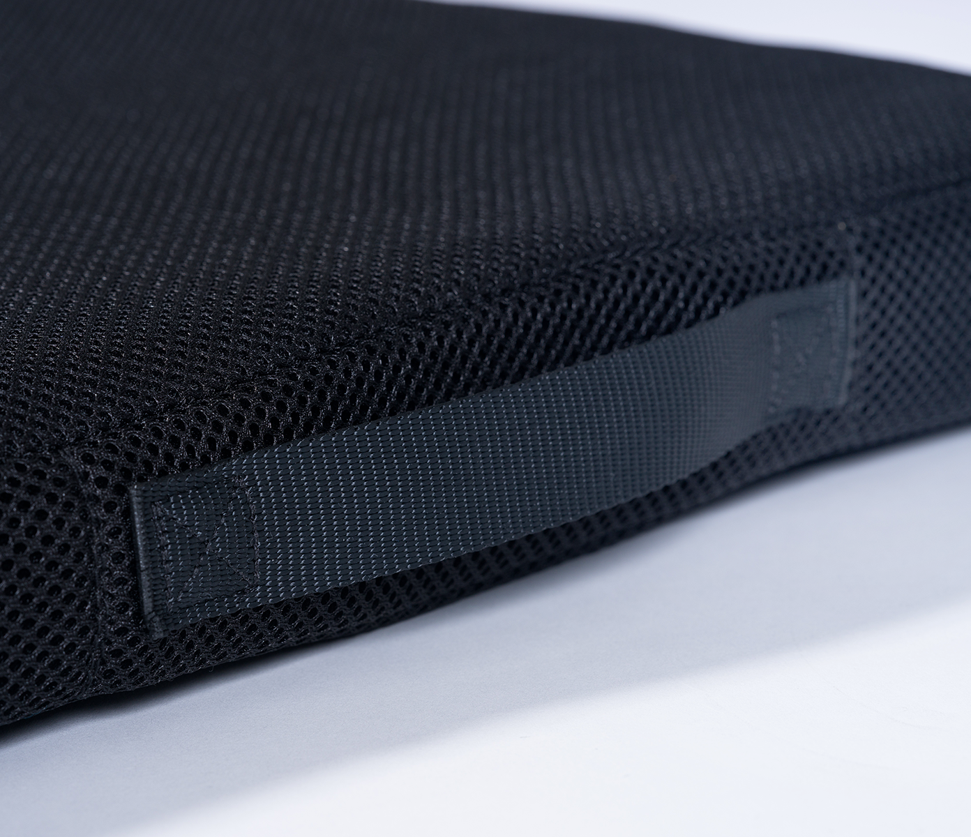 carry handle of the seat topper close up